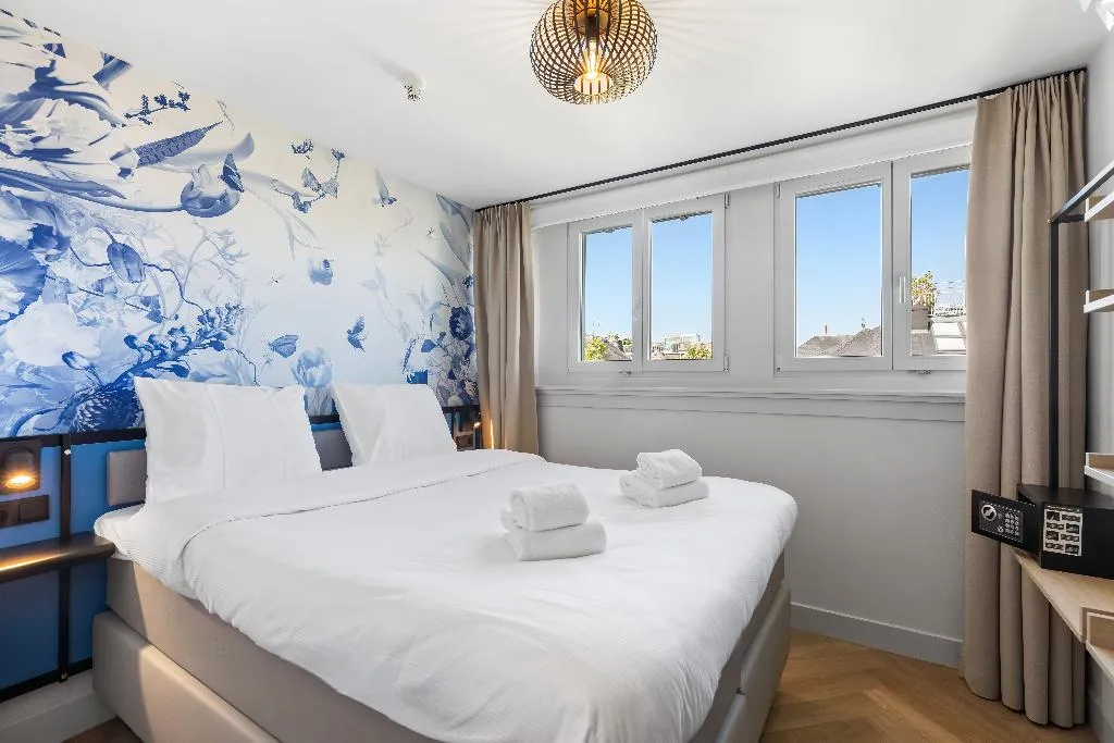 DOUBLE QUEEN SIZE BED Room, Dutch Design Hotel Vondelpark, Amsterdam