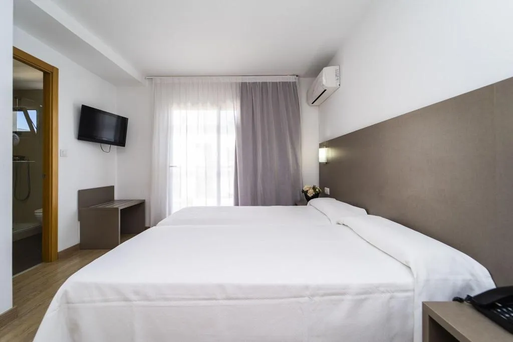Room, Montesol Benidorm, Costa Blanca