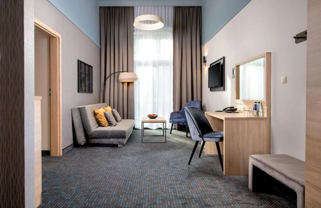 SUITE WITH DOUBLE BED Room, Leonardo Boutique Hotel Krakow Old Town, Krakow