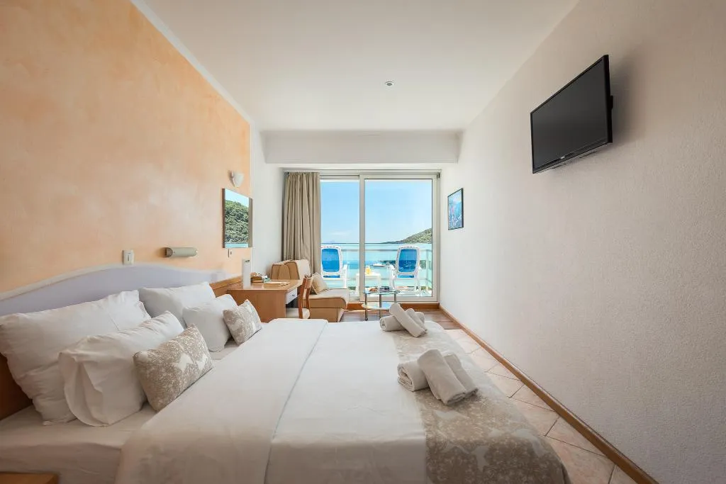 DOUBLE WITH BALCONY Room, MASLINICA Mimosa Lido Palace Hotel, Istria