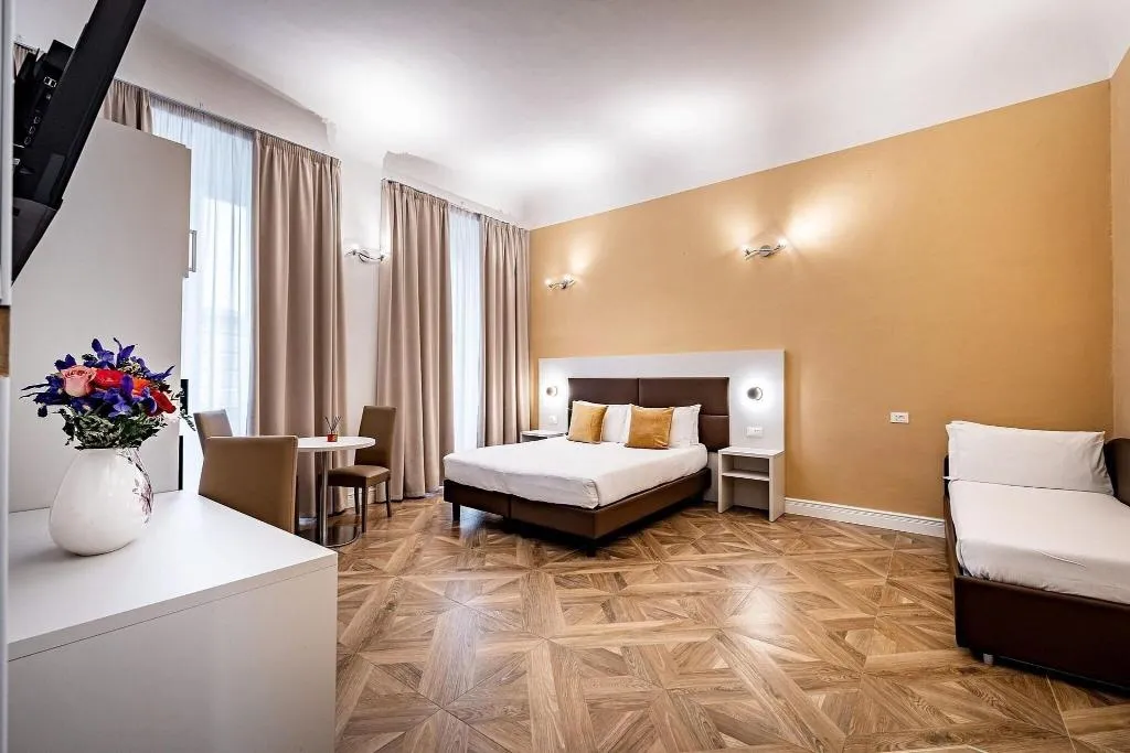 TRIPLE WITH DOUBLE BED Room, B&B De' Biffi, Florence