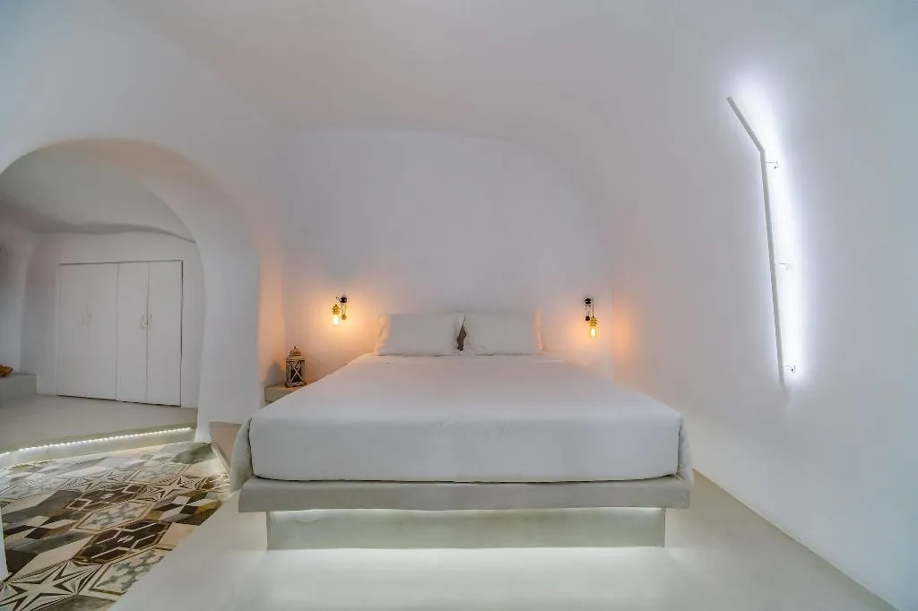 Room, Solstice Luxury Suites, Santorini