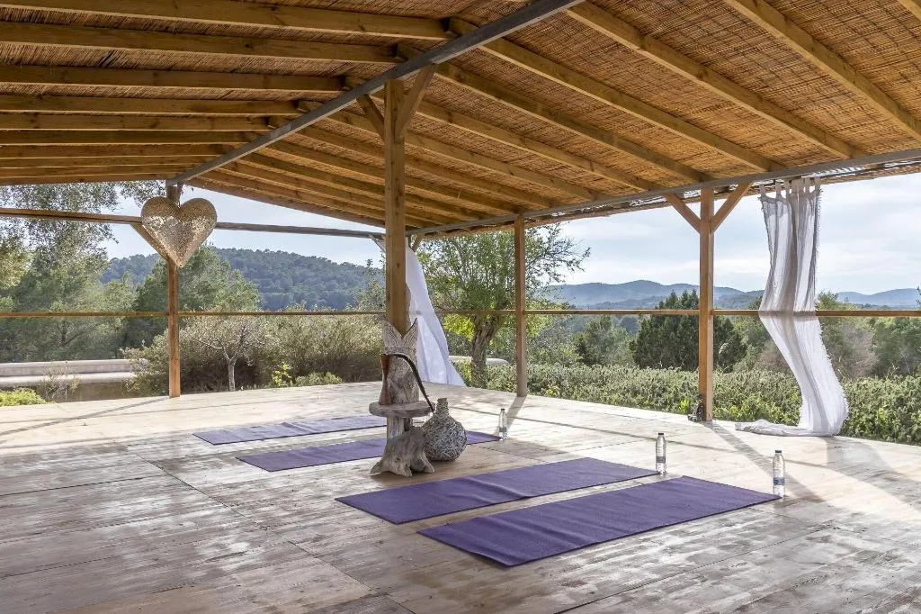 Sports and Entertainment, Can Skye, Ibiza