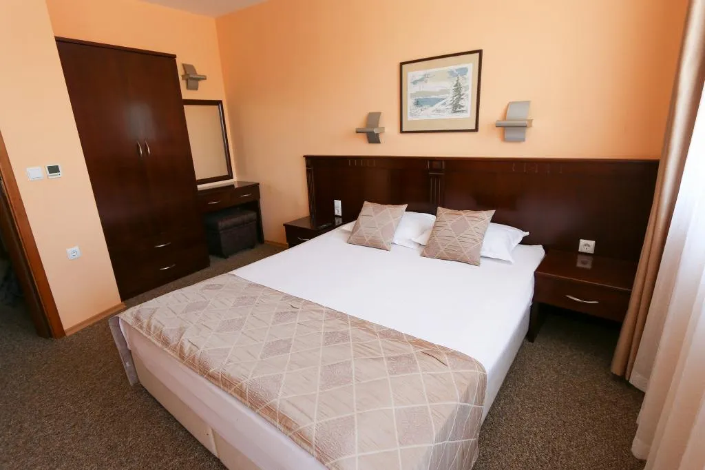 Room, Divesta, Varna