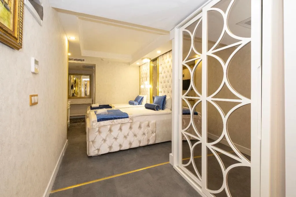 QUADRUPLE WITH DOUBLE BED Room, Les Lion Luxury Spa, Antalya