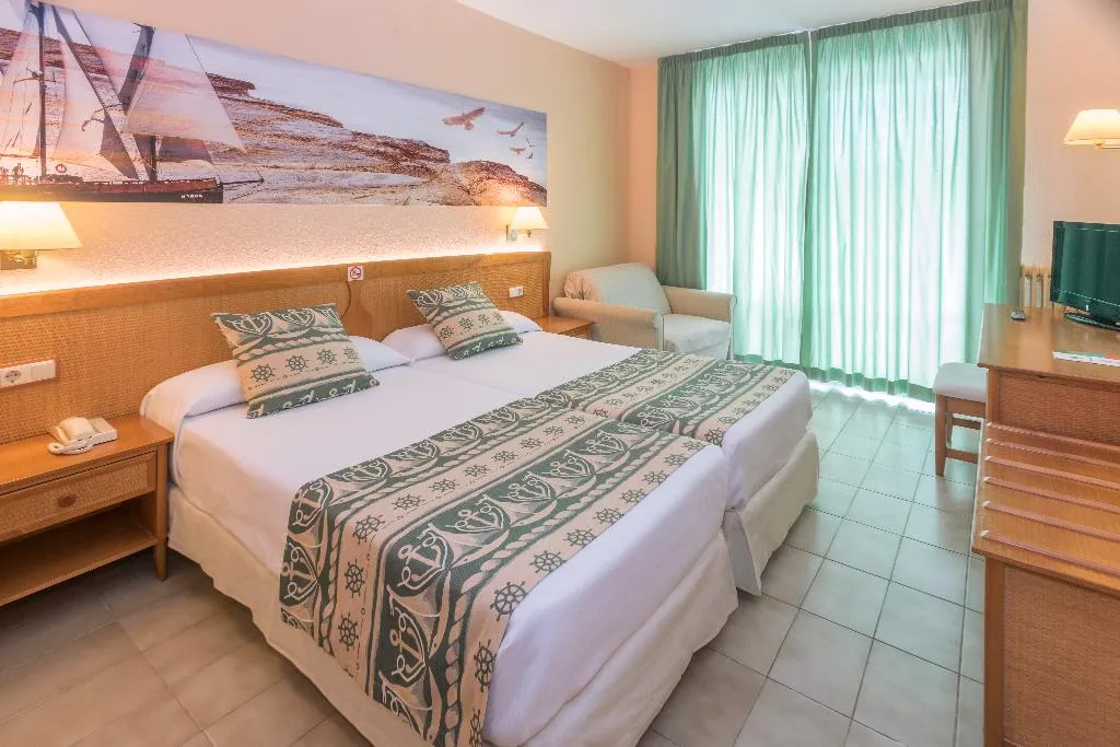 DOUBLE POOL VIEW Room, GHT Oasis Tossa & Spa, Costa Brava