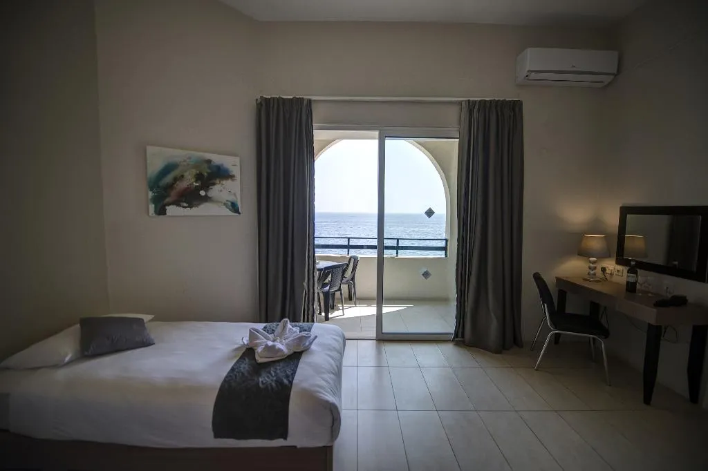 DOUBLE SEA VIEW Room, Europa Hotel Malta, Malta