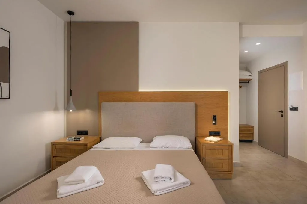 Room, Petritos Rooms And Studios, Crete