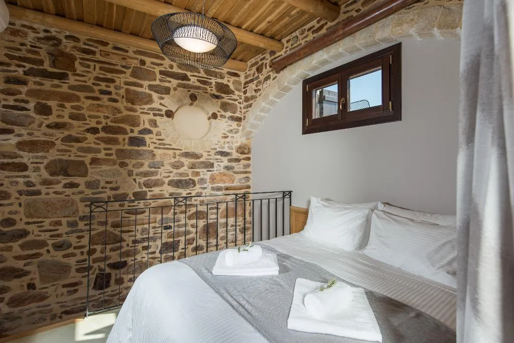 SUITE WITH JACUZZI Room, Lameriana Secret Village, Crete