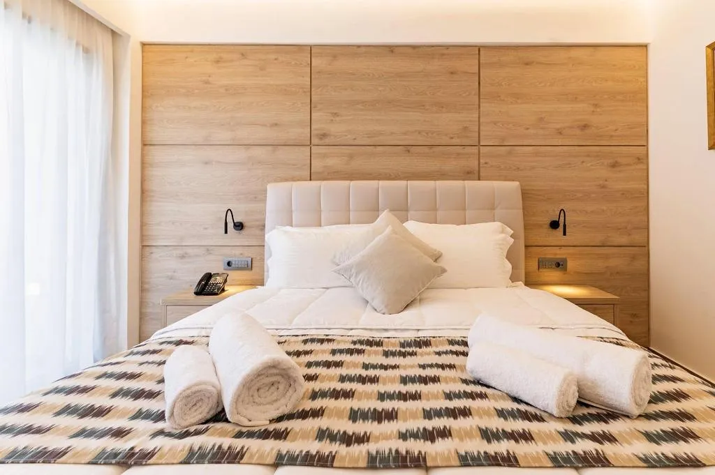 Room, Acandia, Rhodes