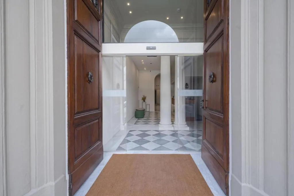 Lobby, Ariele, Florence