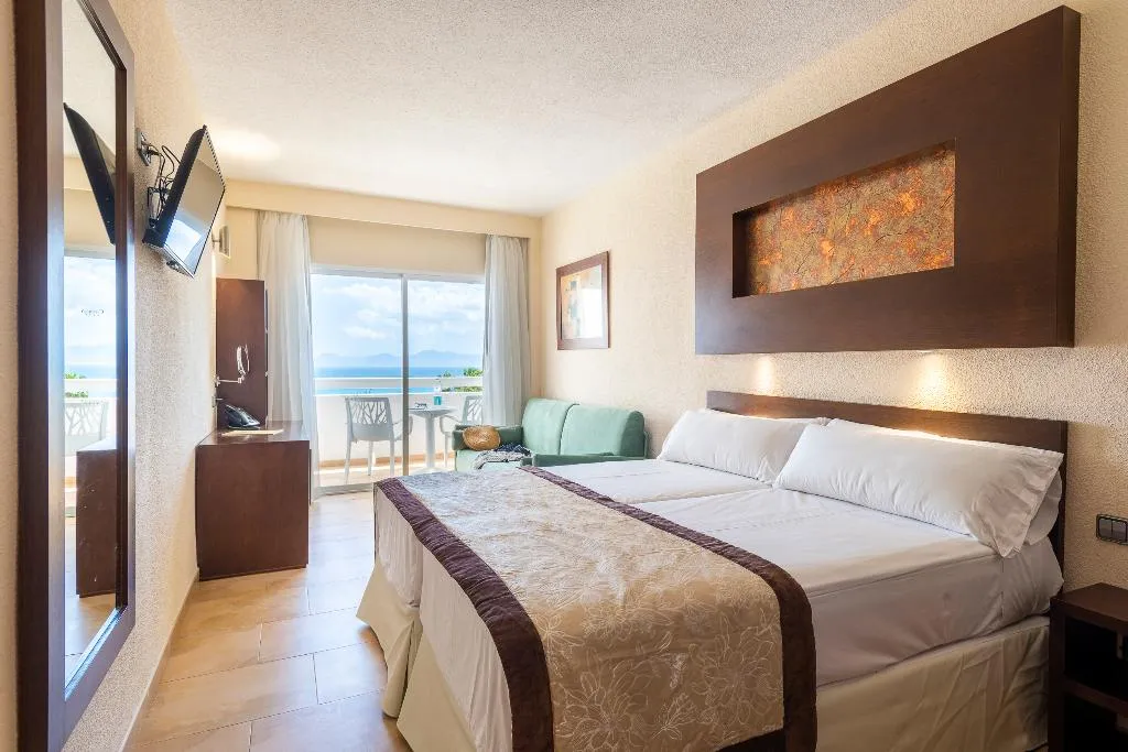 QUADRUPLE STANDARD Room, Hotel Condesa, Majorca