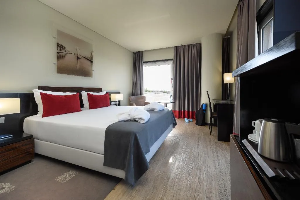 Room DELUXE RIVER VIEW Room, Melia Ria, Algarve