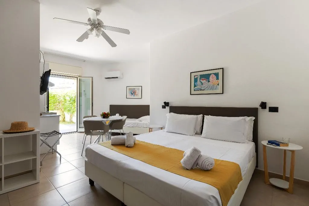 TRIPLE CAPACITY 2 Room, Villa Collina, Taormina