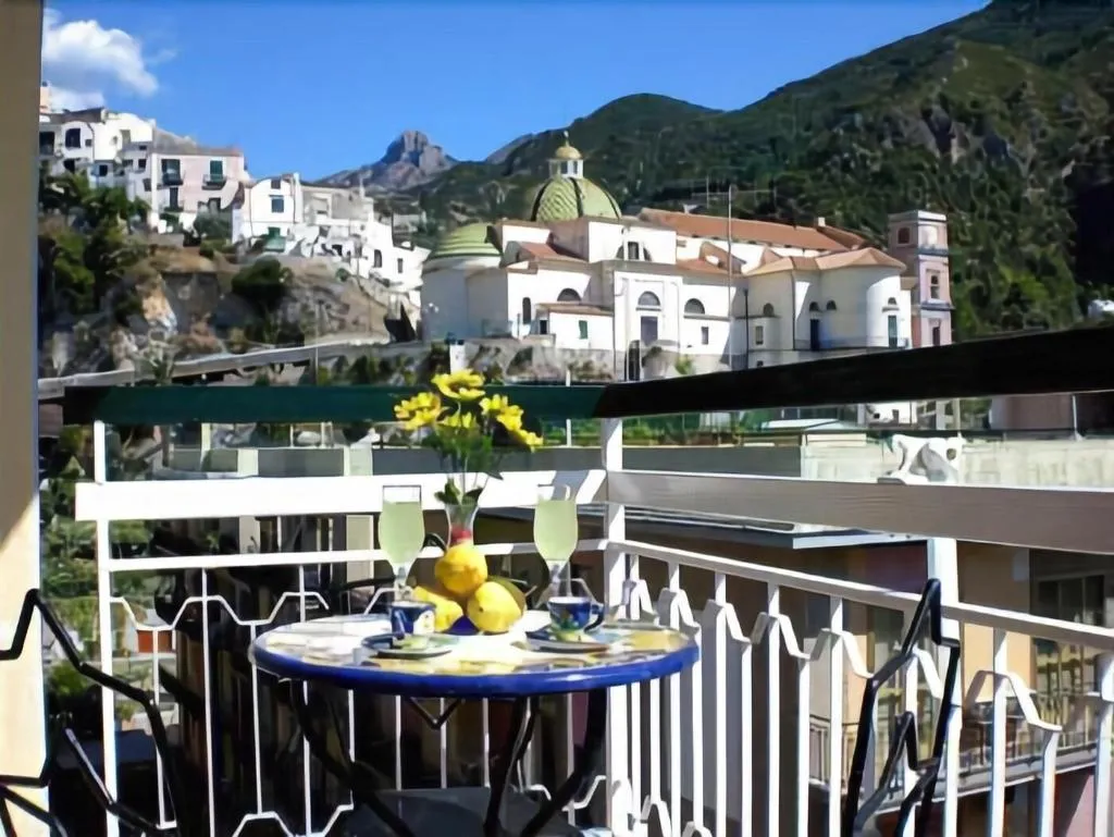 Room, Albergo Riviera, Naples
