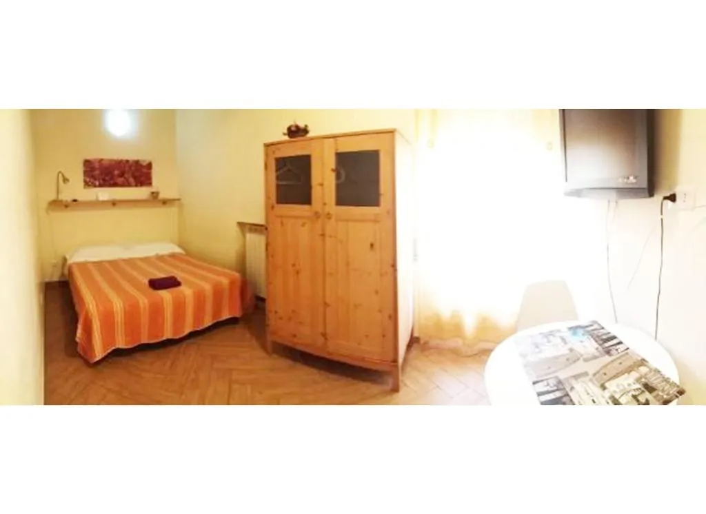 Room, Casa Celeste, Rome
