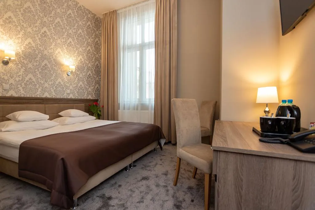 DOUBLE STANDARD Room, Maximum, Krakow