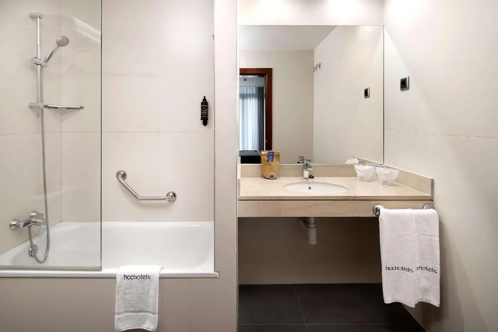 TRIPLE STANDARD Room, HCC Taber, Barcelona