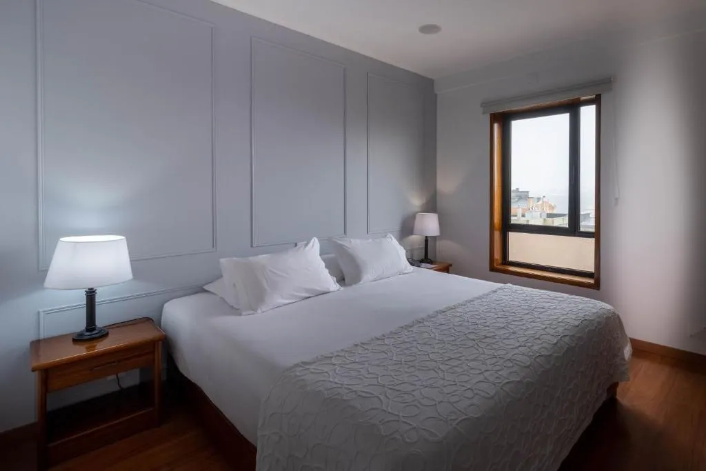 DOUBLE QUEEN SIZE BED Room, A.S. São João da Madeira, Porto