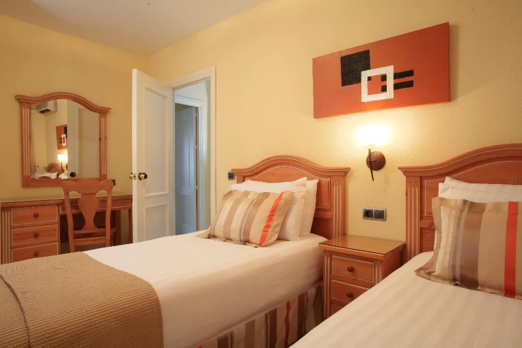 APARTMENT TWO BEDROOMS Room, Macdonald Dona Lola, Costa Del Sol