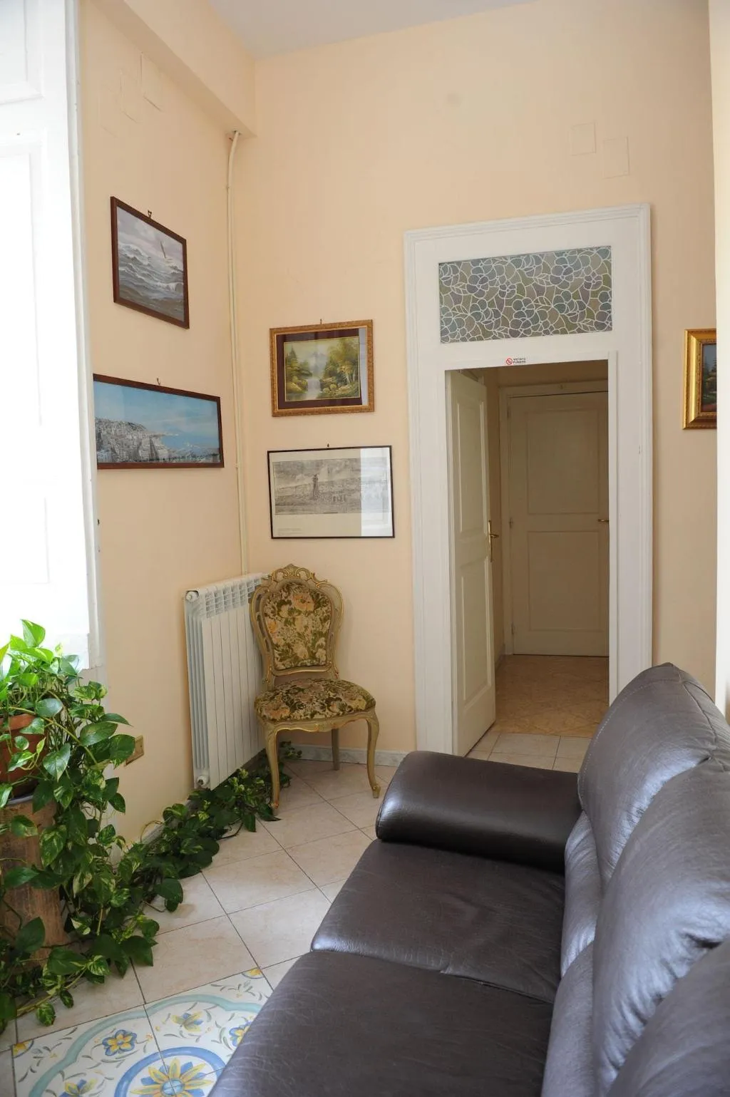 Lobby, Come D'Incanto a Napoli, Naples