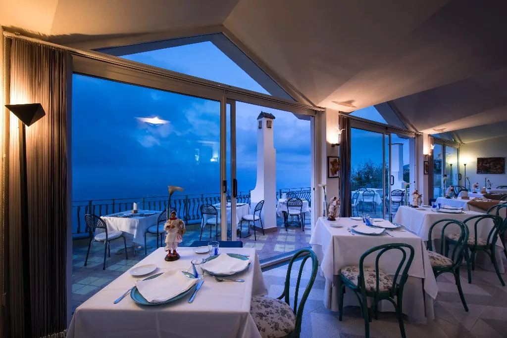 Bar, Albergo Diffuso Bacco Furore, Naples