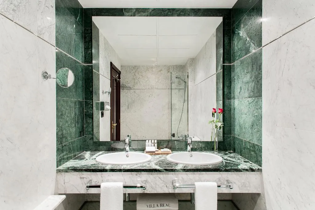 DOUBLE SUPERIOR Room, Hotel Villa Real, Madrid