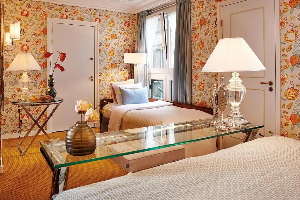 Room, Estherea, Amsterdam