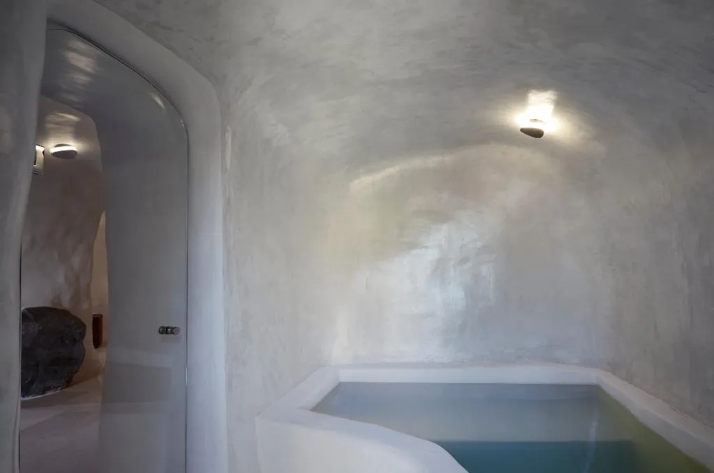 JUNIOR SUITE WITH JACUZZI Room, White Pearl Cavalieri, Santorini