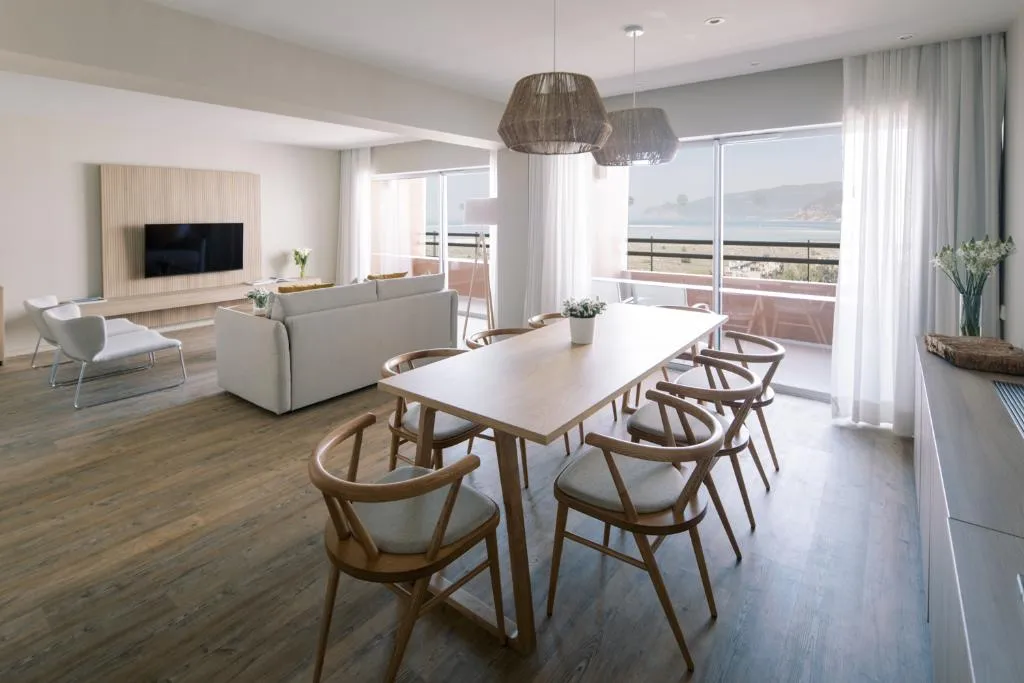 APARTMENT THREE BEDROOMS Room, The Pearl Troia, Lisbon