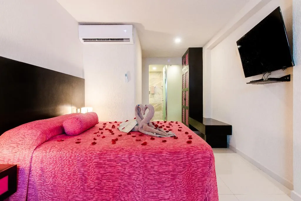 APARTMENT QUEEN SIZE BED Room, Suites Corazon, Playa Del Carmen