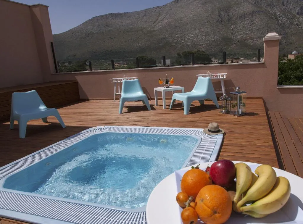 Pool, Achibea, Palermo