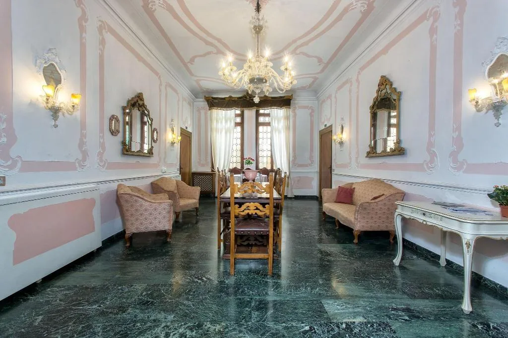 General view, Locanda Novo, Venice