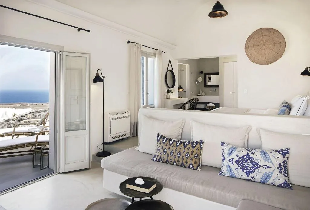 SUITE WITH JACUZZI Room, Santo Pure Oia Suites and Villas, Santorini