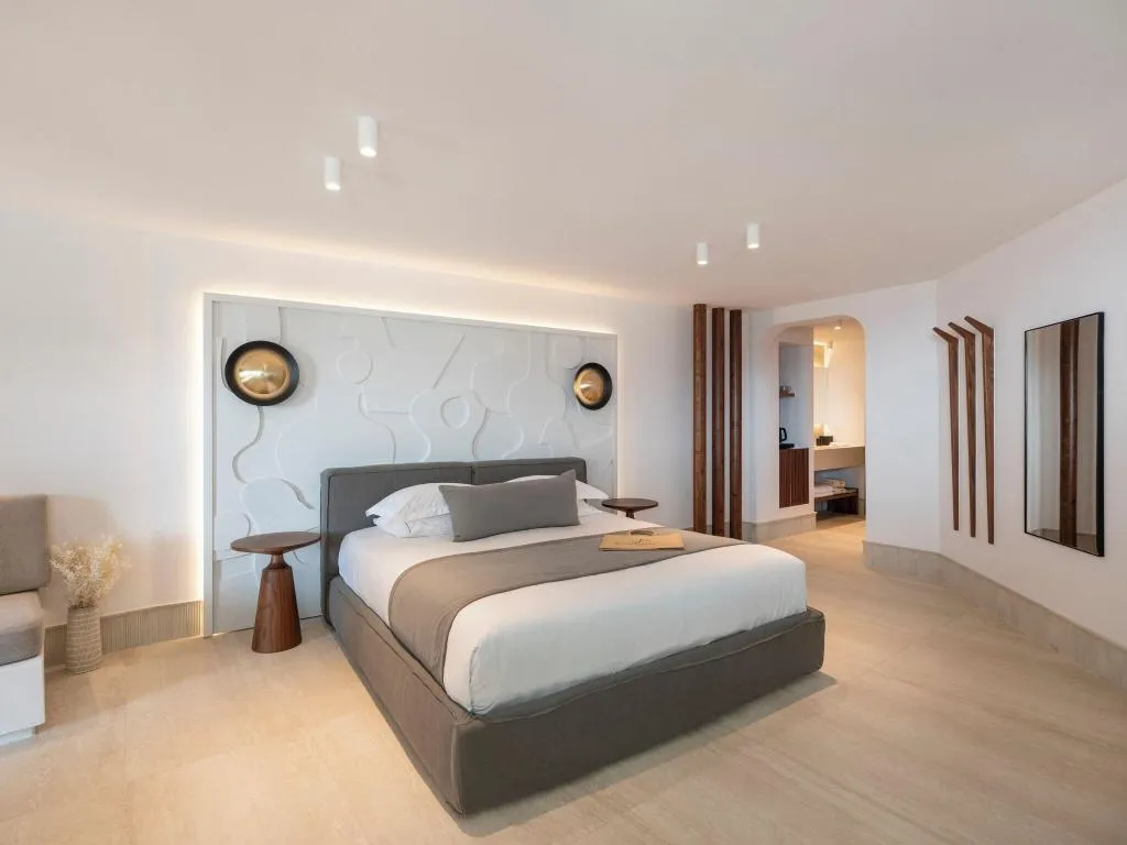 SUITE WITH JACUZZI Room, Santo Pure Oia Suites and Villas, Santorini