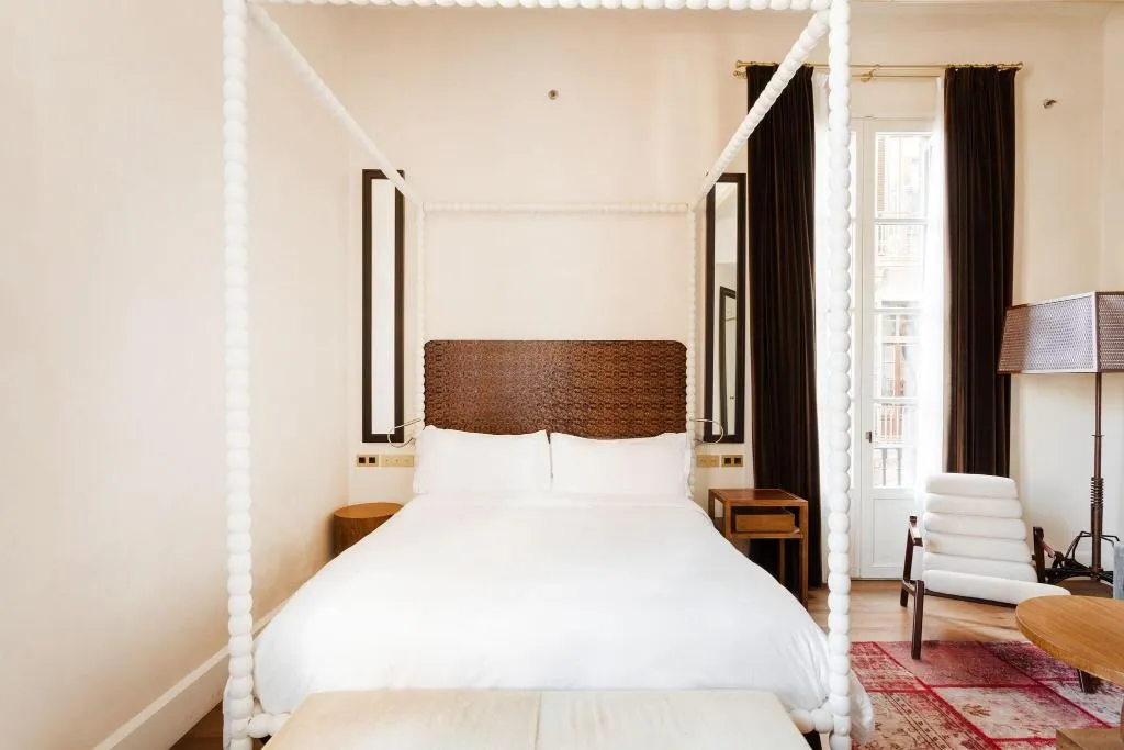 SUITE CITY VIEW KING BED Room, Do: Placa Reial, Barcelona