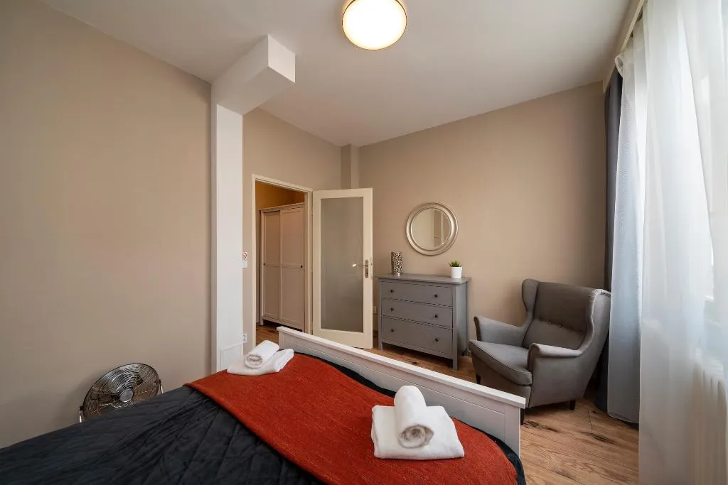 STUDIO WITH BALCONY Room, New Town - Apple Apartments, Prague