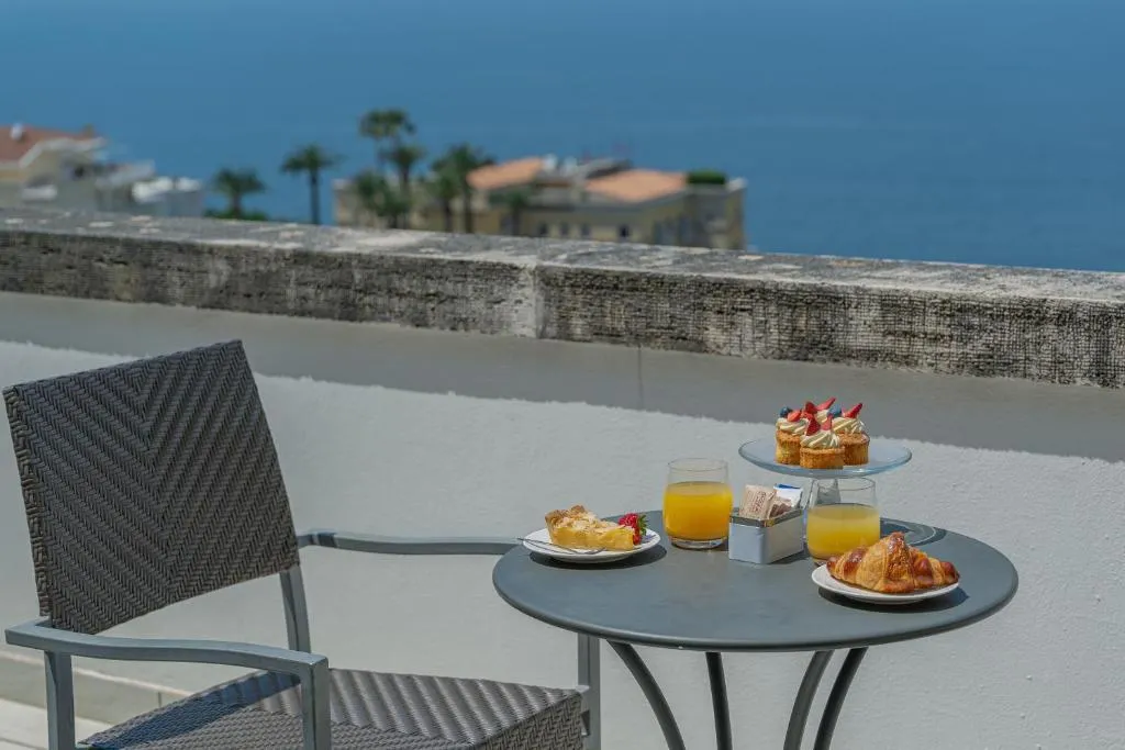 Double or Twin SUPERIOR WITH TERRACE Room, Grand Hotel Moon Valley, Naples