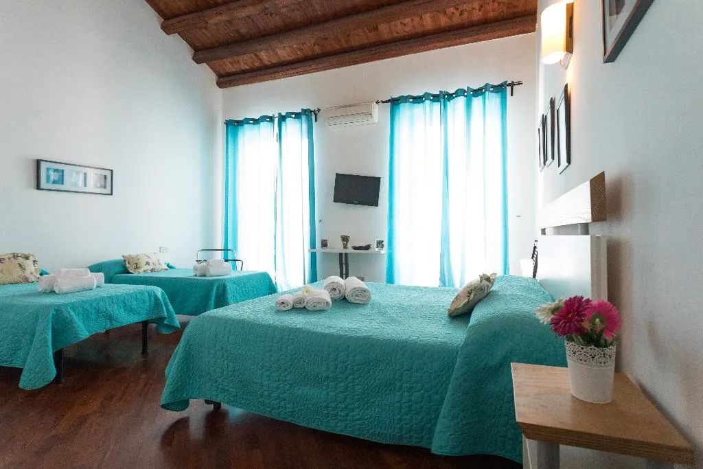 FAMILY ROOM STANDARD Room, B&B Ai Tintori, Palermo
