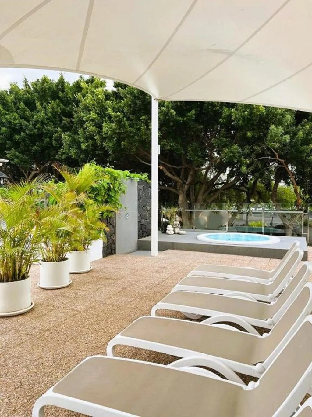 Terrace, Hyde Park Lane, Lanzarote