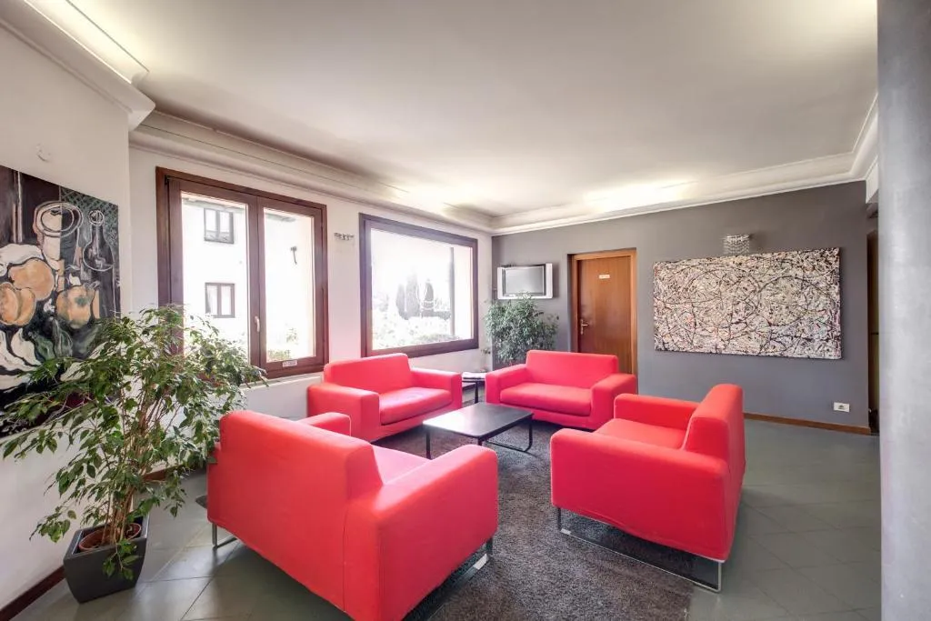 Lobby, Alba, Rome