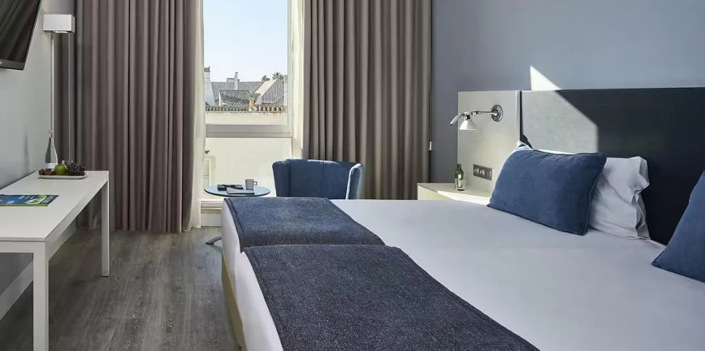 TRIPLE STANDARD Room, Occidental Faro, Algarve