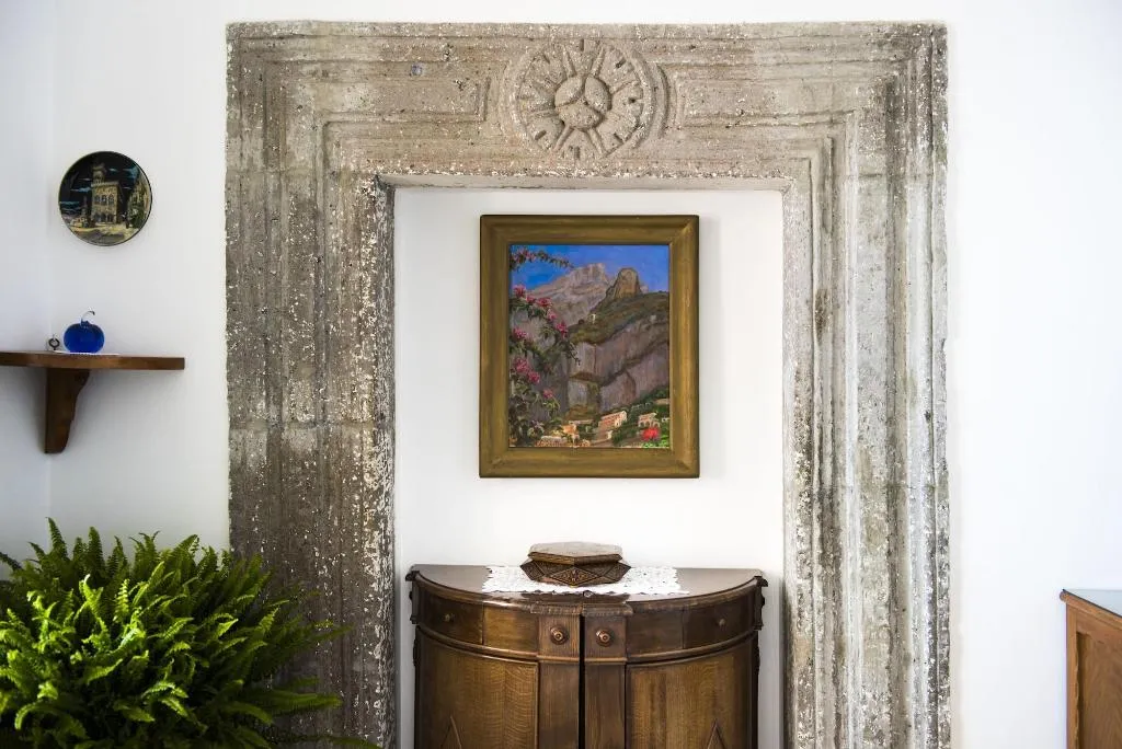 Lobby, Villa Sette Venti, Naples