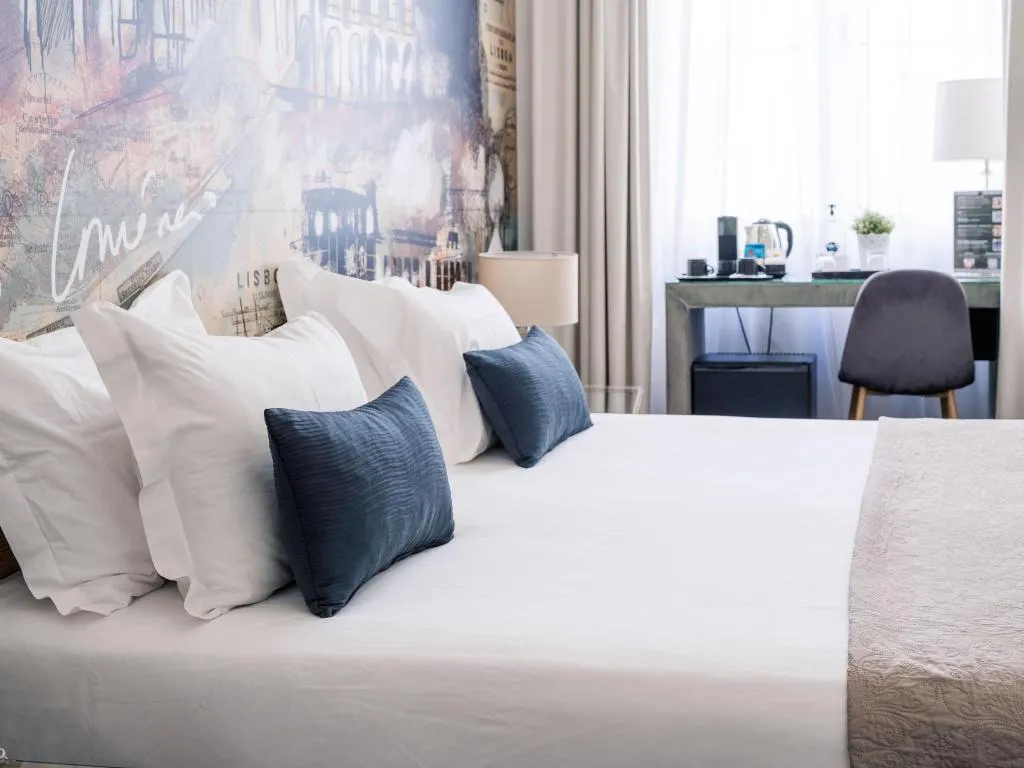 DOUBLE KING SIZE BED Room, The Art Inn Lisbon, Lisbon
