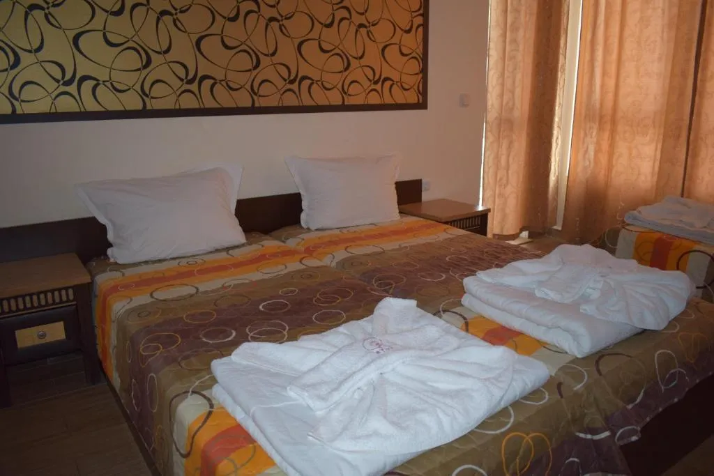 APARTMENT CAPACITY 5 Room, Ryor, Bourgas