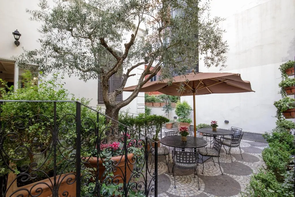 General view, Royal Court, Rome