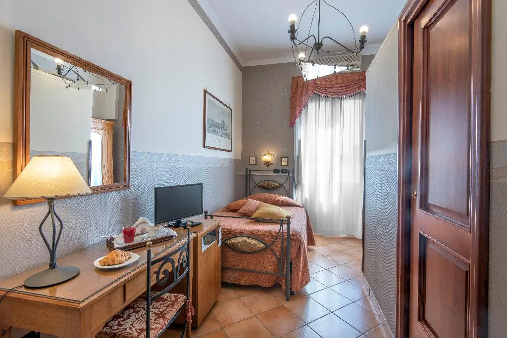 SINGLE STANDARD Room, Pinto-Storey Hotel, Naples