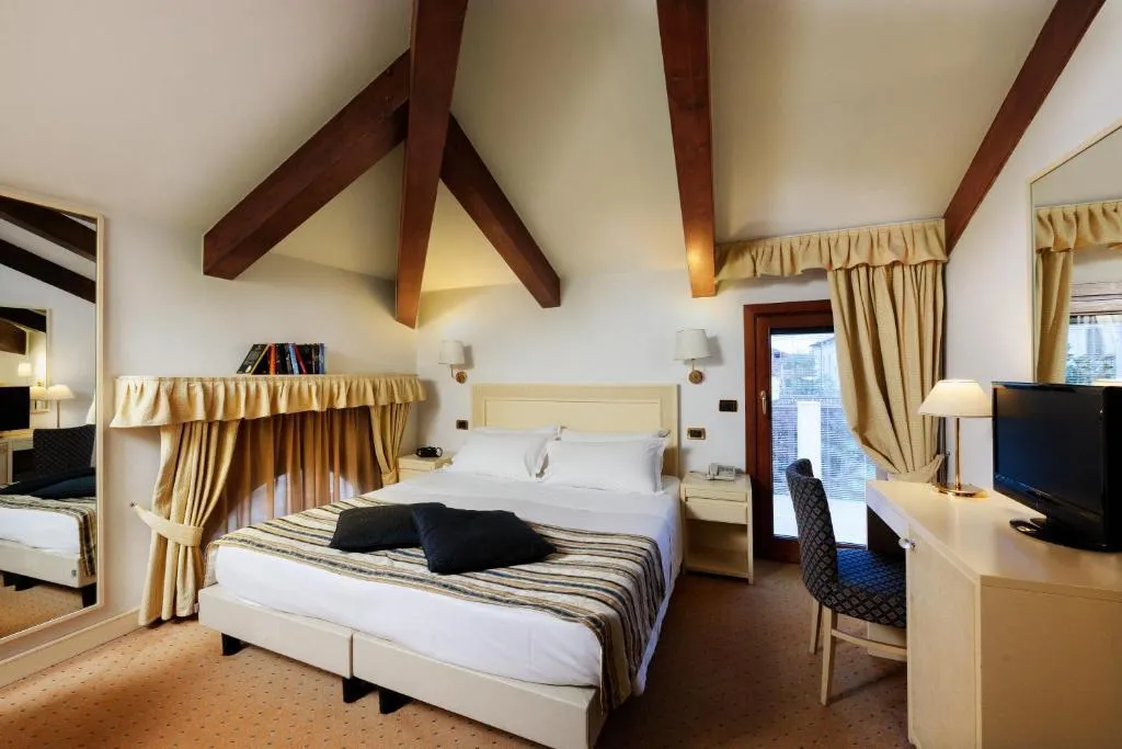 Double or Twin SUPERIOR Room, Hotel Giudecca Venezia, Venice