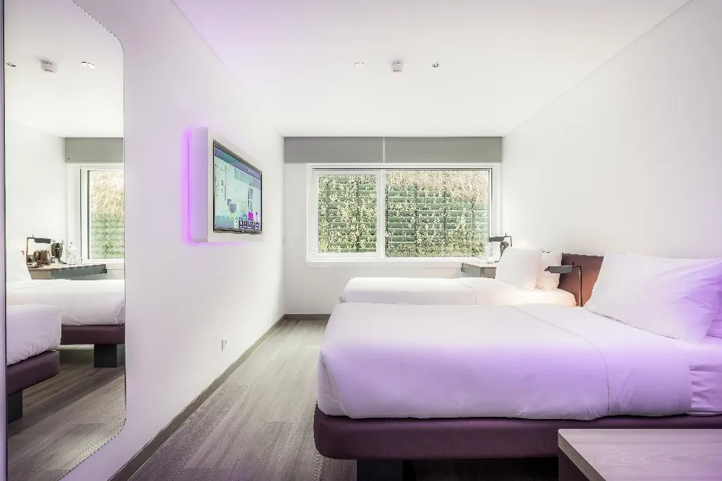 DOUBLE SINGLE USE PREMIUM Room, Yotel Porto, Porto