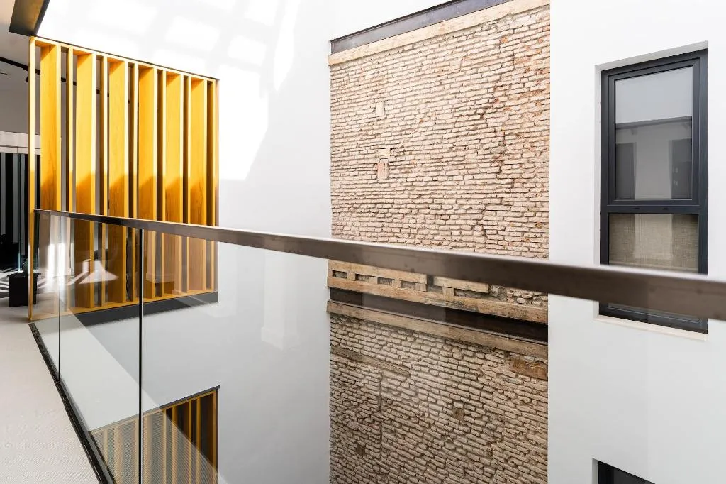 Lobby, Welldone Quality-Crystal Pool, Seville